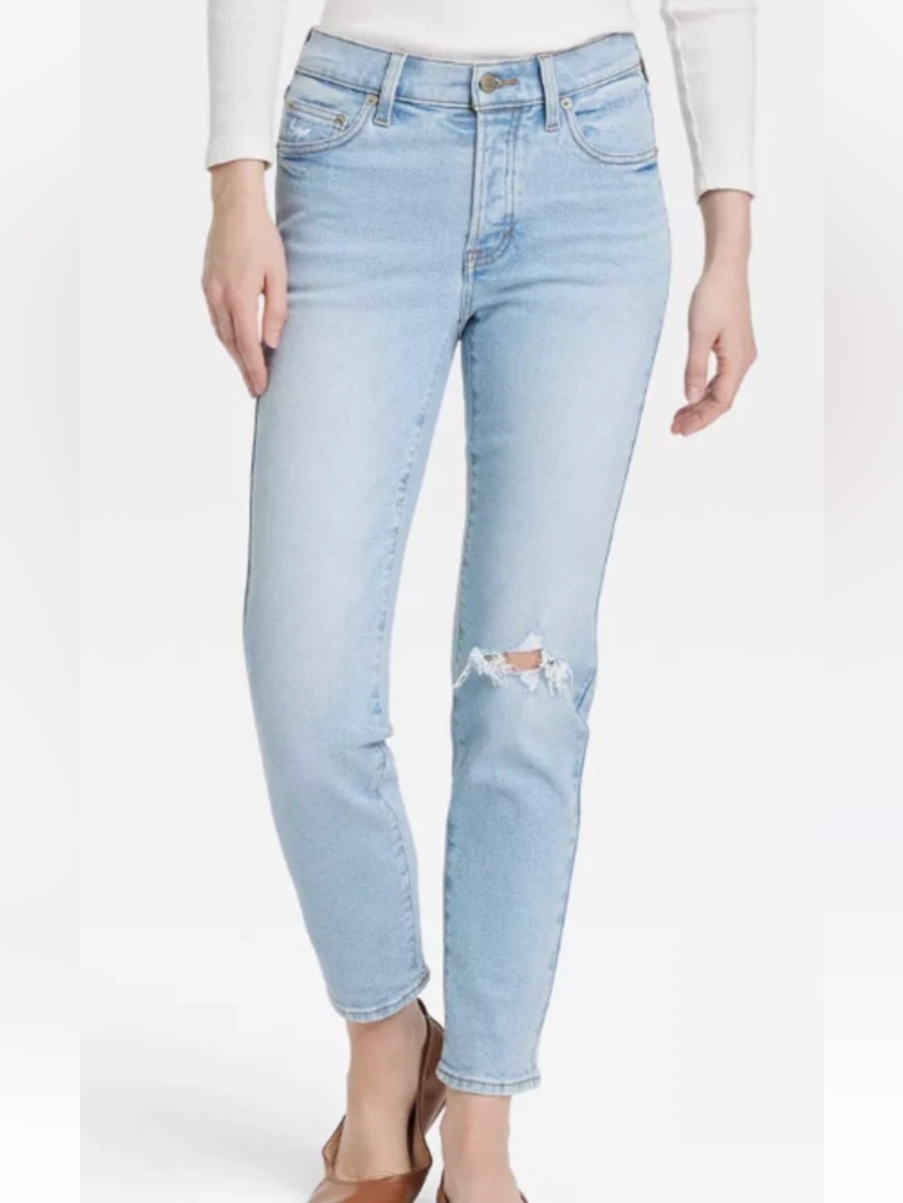 Universal Thread 80’s Slim Light Wash Distressed Mid Rise Jeans Size 14 Short